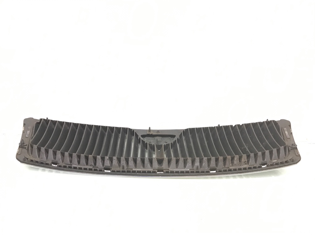 Решетка радиатора для Skoda Octavia, 2004 г. 1.6 i бензин б/у — фото 4