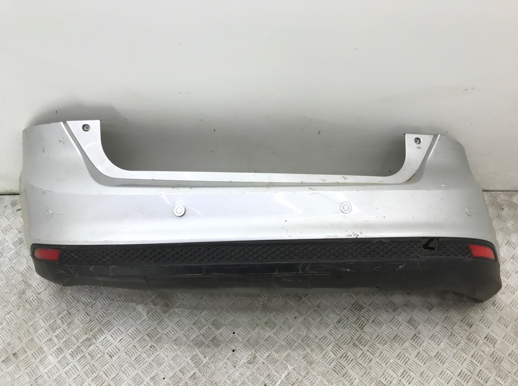 Бампер задний для Ford Focus, 2012 г. 1.6 TDCi дизель б/у