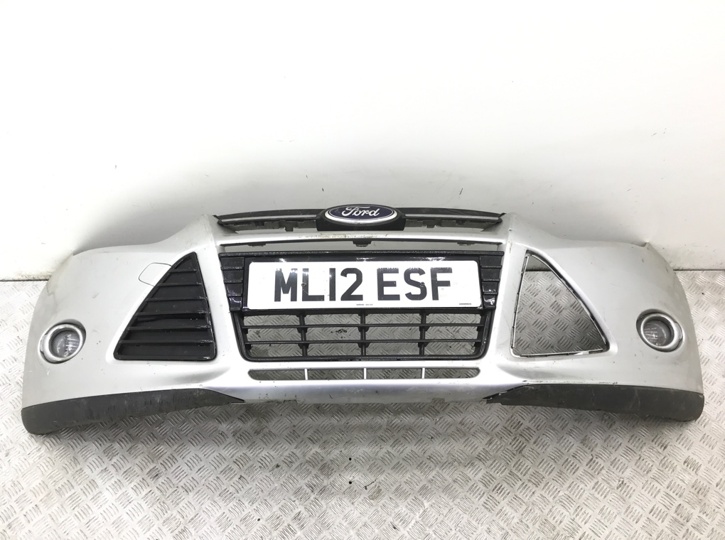 Бампер передний для Ford Focus, 2012 г. 1.6 TDCi дизель б/у