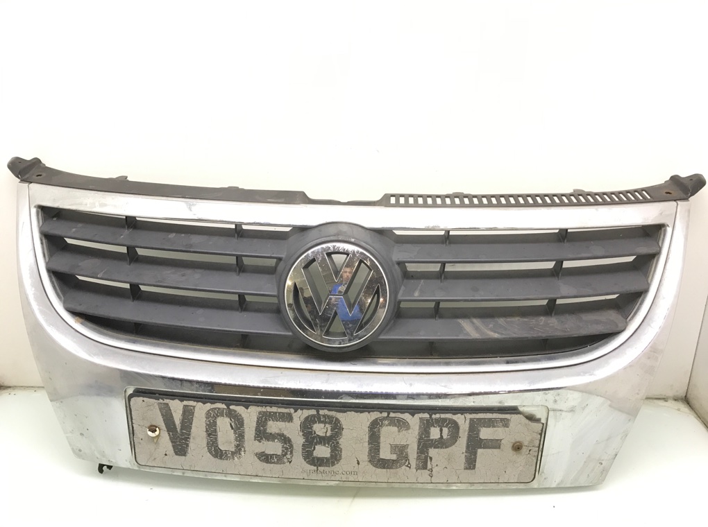 Решетка радиатора для Volkswagen Touran, 2008 г. 1.9 TDi дизель б/у