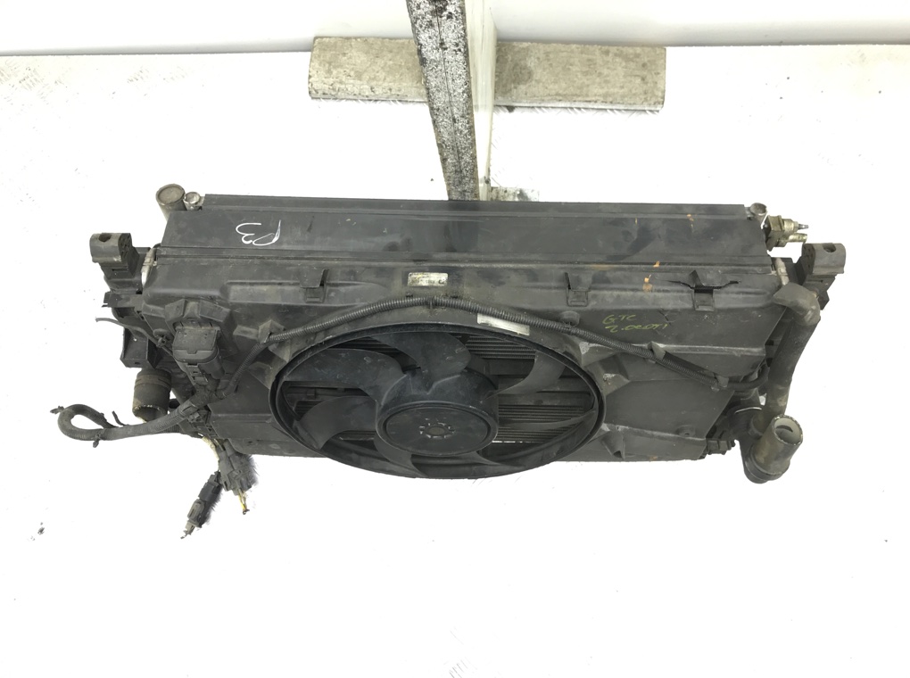 Кассета радиаторов для Opel Astra, 2009 г. 2.0 CDTi дизель б/у — фото 2