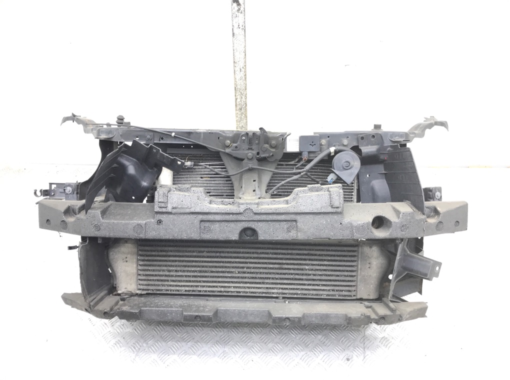 Панель передняя (телевизор) для Nissan Qashqai, 2007 г. 1.5 DCi дизель б/у