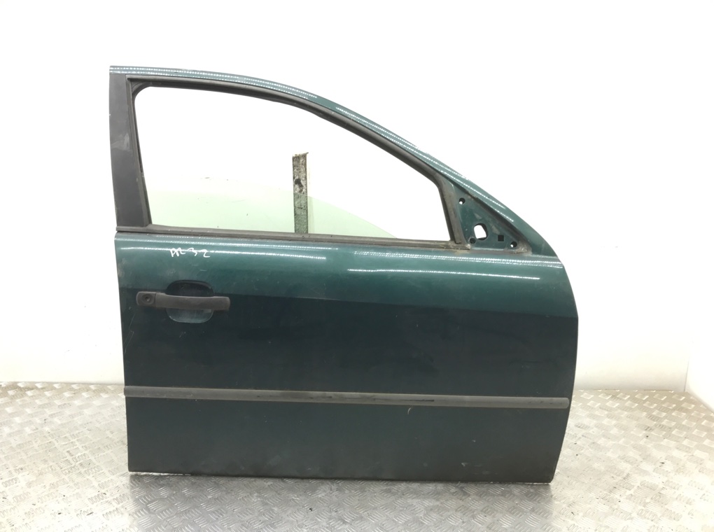 Дверь передняя правая для Ford Mondeo, 2003 г. 1.8 i бензин б/у