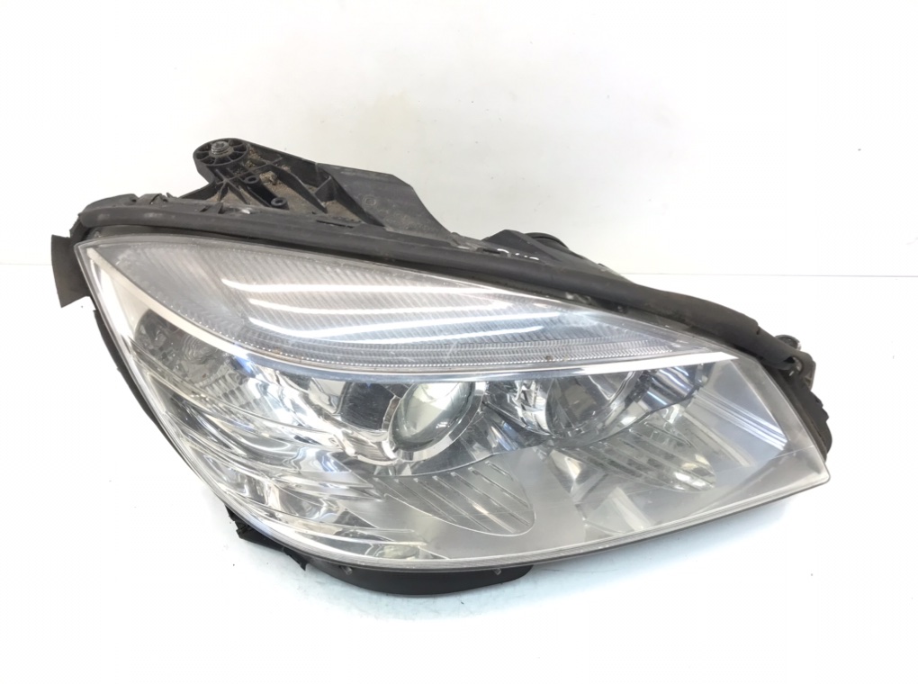 Фара правая для Mercedes C W204, 2008 г. 2.2 CDi дизель б/у — фото 3