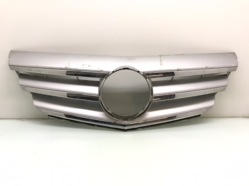 Решетка радиатора для Mercedes B W245, 2010 г. 2.0 CDi дизель б/у