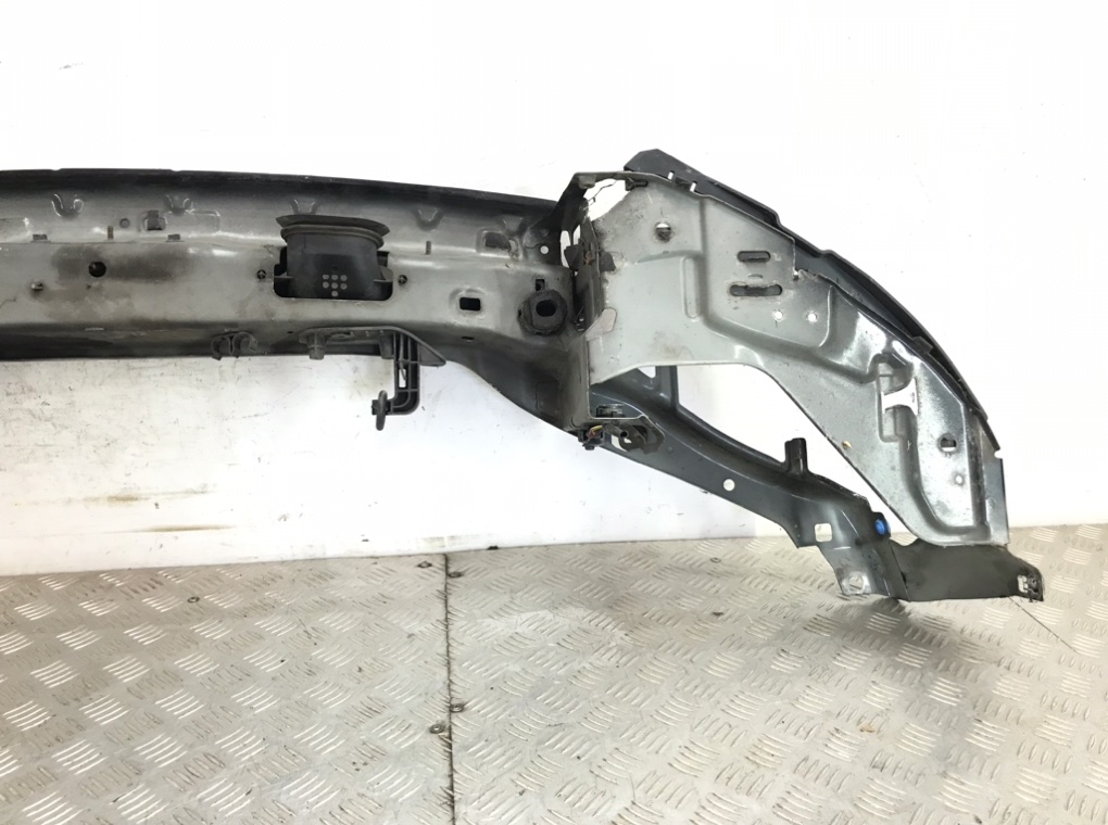 Панель передняя (телевизор) для Volvo V50, 2008 г. 2.0 TD дизель б/у — фото 6