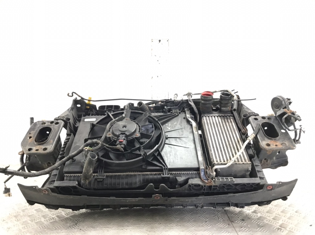 Панель передняя (телевизор) для Ford Fiesta, 2011 г. 1.6 TDCi дизель б/у — фото 4