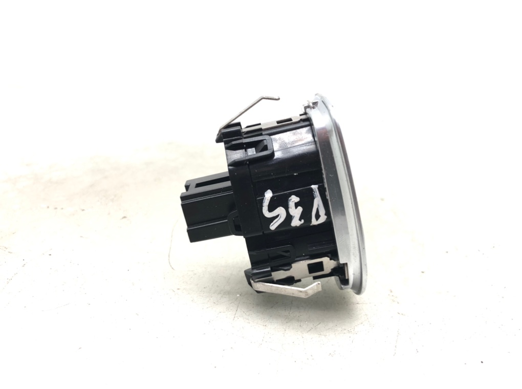 Кнопка запуска двигателя для BMW 1 F20/F21, 2011 г. 2.0 TD дизель б/у — фото 4