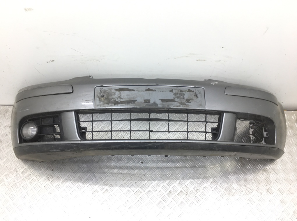 Бампер передний для Volkswagen Golf, 2004 г. 2.0 TDi дизель б/у