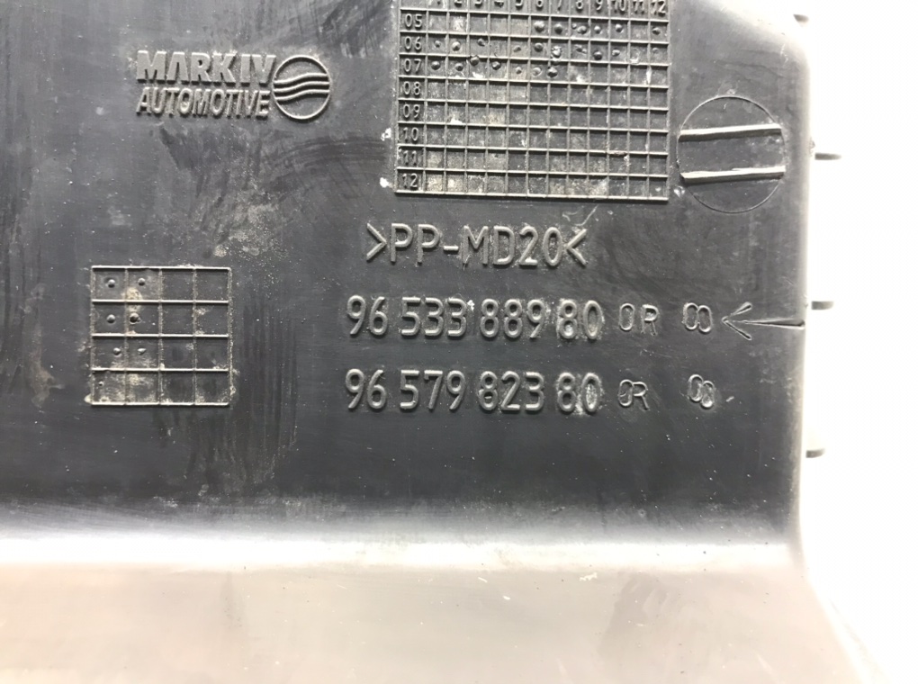 Корпус воздушного фильтра для Citroen C4 Grand Picasso, 2007 г. 2.0 б/у — фото 7