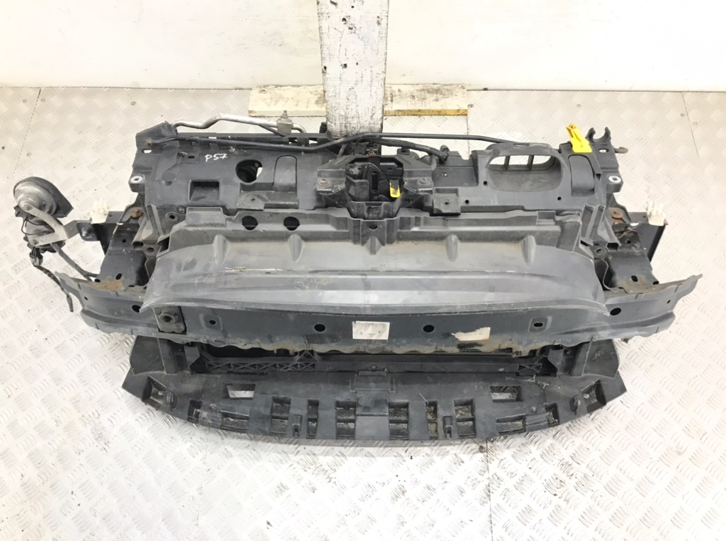 Панель передняя (телевизор) для Ford Fiesta, 2010 г. 1.6 TDCi дизель б/у — фото 2