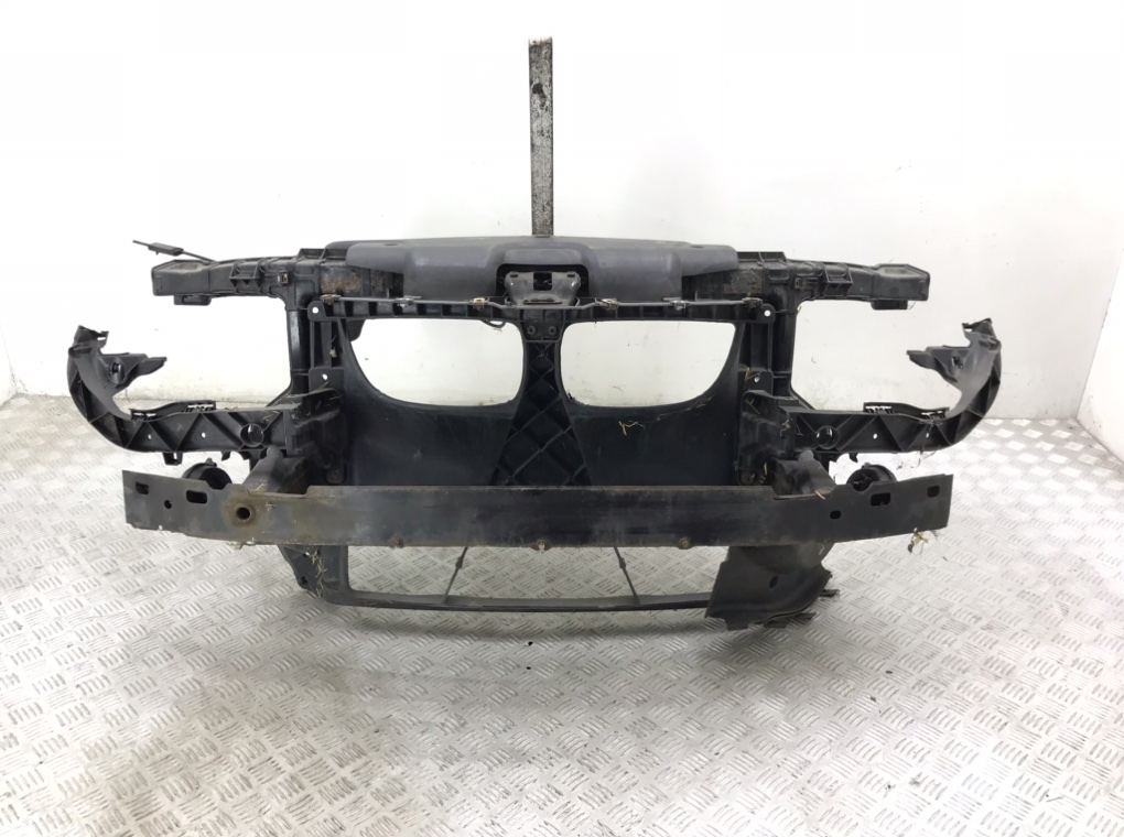 Панель передняя (телевизор) для BMW 1 E87/E81/E82/E88, 2005 г. 2.0 D дизель б/у