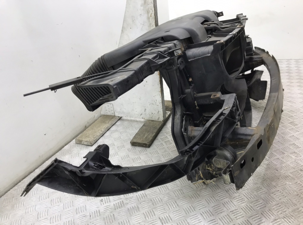 Панель передняя (телевизор) для BMW 1 E87/E81/E82/E88, 2005 г. 2.0 D дизель б/у — фото 3