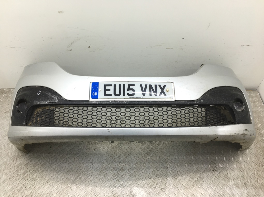 Бампер передний для Renault Trafic, 2015 г. 1.6 DCi дизель б/у