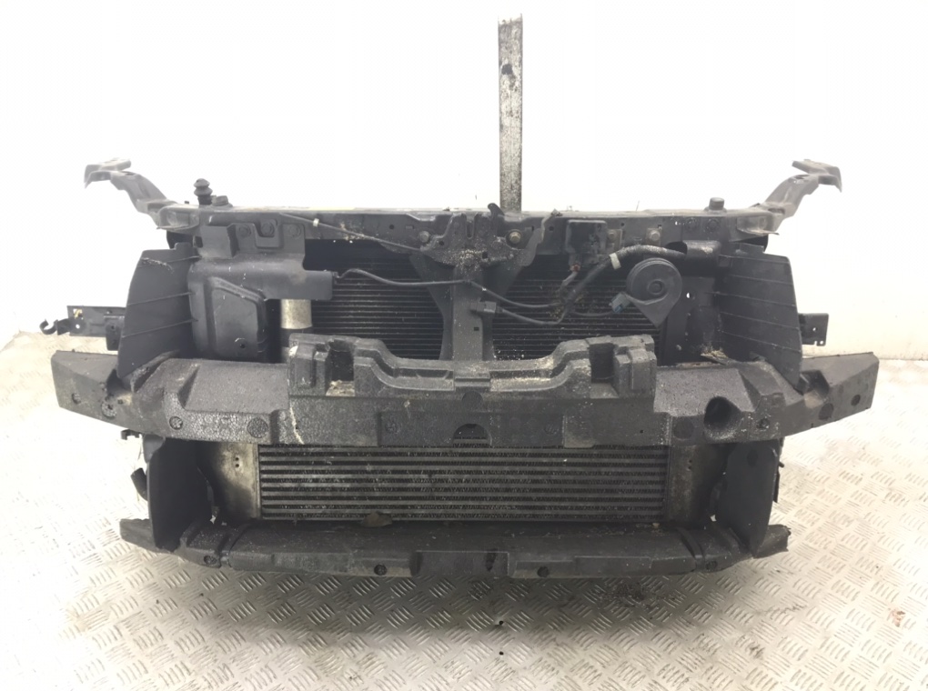 Панель передняя (телевизор) для Nissan Qashqai, 2009 г. 1.5 DCi дизель б/у