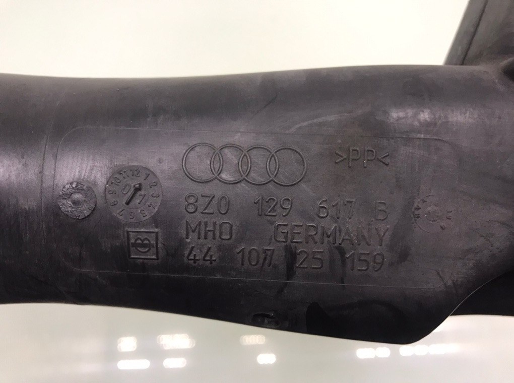 Патрубок воздушного фильтра для Audi A2, 2001 г. 1.4 TDi дизель б/у — фото 4