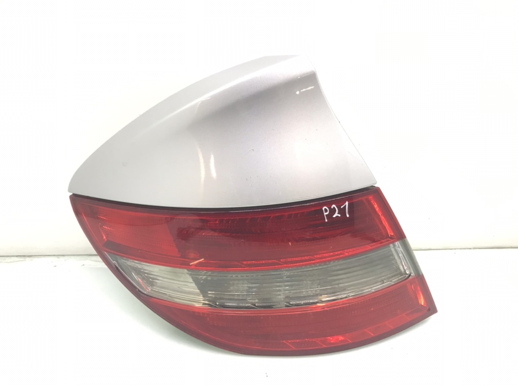 Фонарь задний левый для Mercedes CLC CL203, 2008 г. 2.2 CDi дизель б/у