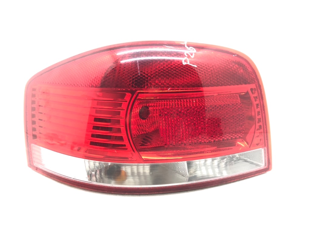 Фонарь задний левый для Audi A3, 2003 г. 2.0 TDi дизель б/у