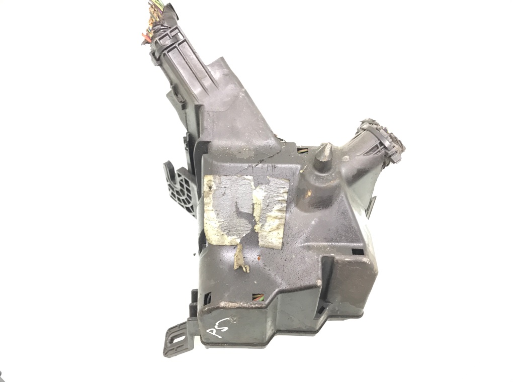 Блок предохранителей для Ford Fiesta, 2010 г. 1.6 TDCi дизель б/у — фото 4