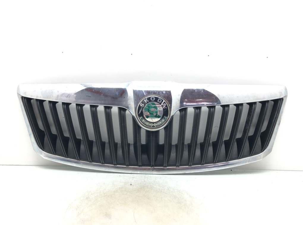 Решетка радиатора для Skoda Octavia, 2011 г. 1.6 TDi дизель б/у