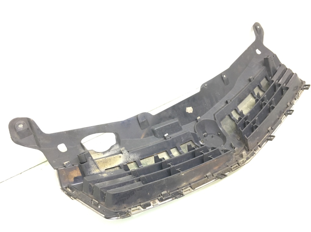 Решетка радиатора для Opel Astra, 2010 г. 1.9 CDTi дизель б/у — фото 3