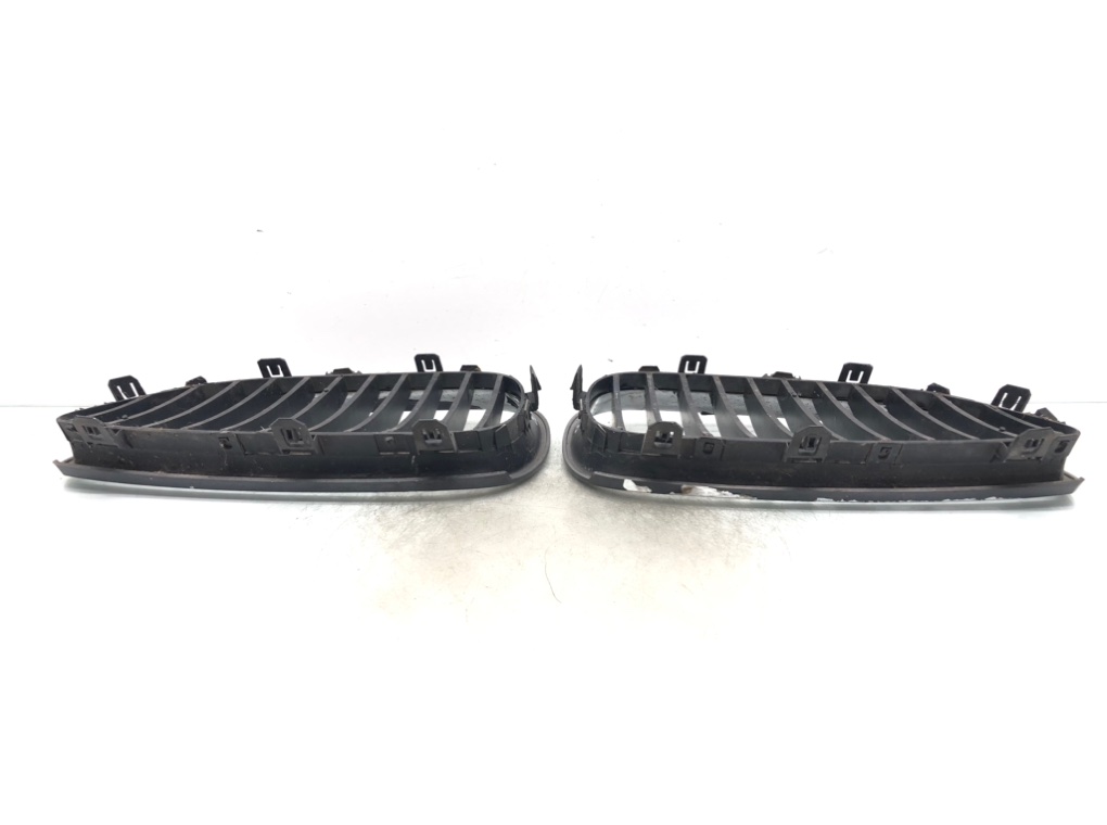 Решетка радиатора для BMW 5 E60/E61, 2008 г. 3.0 TD дизель б/у — фото 2