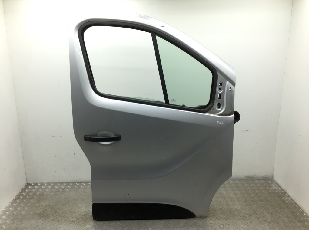 Дверь передняя правая для Renault Trafic, 2015 г. 1.6 DCi дизель б/у
