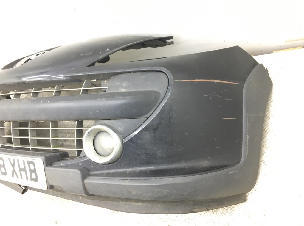 Бампер передний для Peugeot 207, 2008 г. 1.6 HDi дизель б/у — фото 4