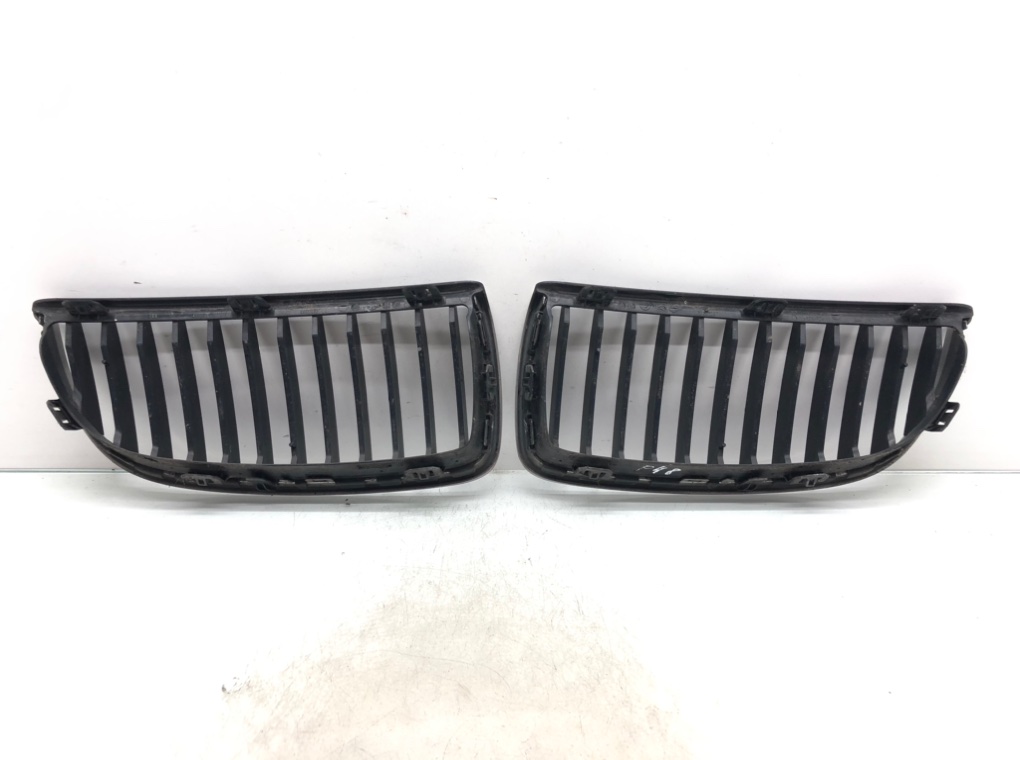 Решетка радиатора для BMW 3 E90/E91/E92/E93, 2007 г. 2.0 TD дизель б/у — фото 2