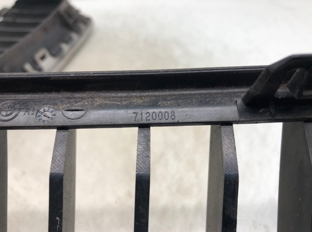 Решетка радиатора для BMW 3 E90/E91/E92/E93, 2007 г. 2.0 TD дизель б/у — фото 7