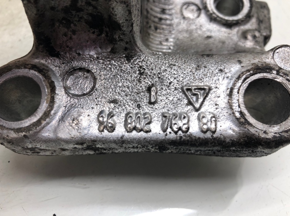 Кронштейн полуоси для Citroen C3 Picasso, 2011 г. 1.6 HDi дизель б/у — фото 6