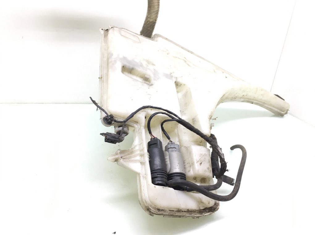 Бачок омывателя для BMW 1 E87/E81/E82/E88, 2006 г. 2.0 TD дизель б/у — фото 2