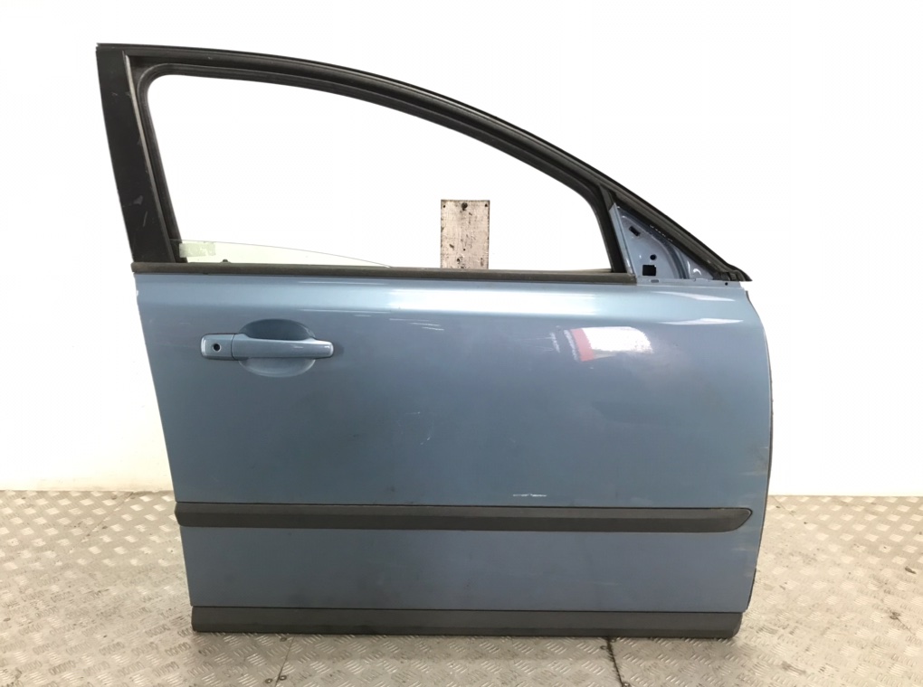 Дверь передняя правая для Volvo V50, 2004 г. 2.0 TD дизель б/у