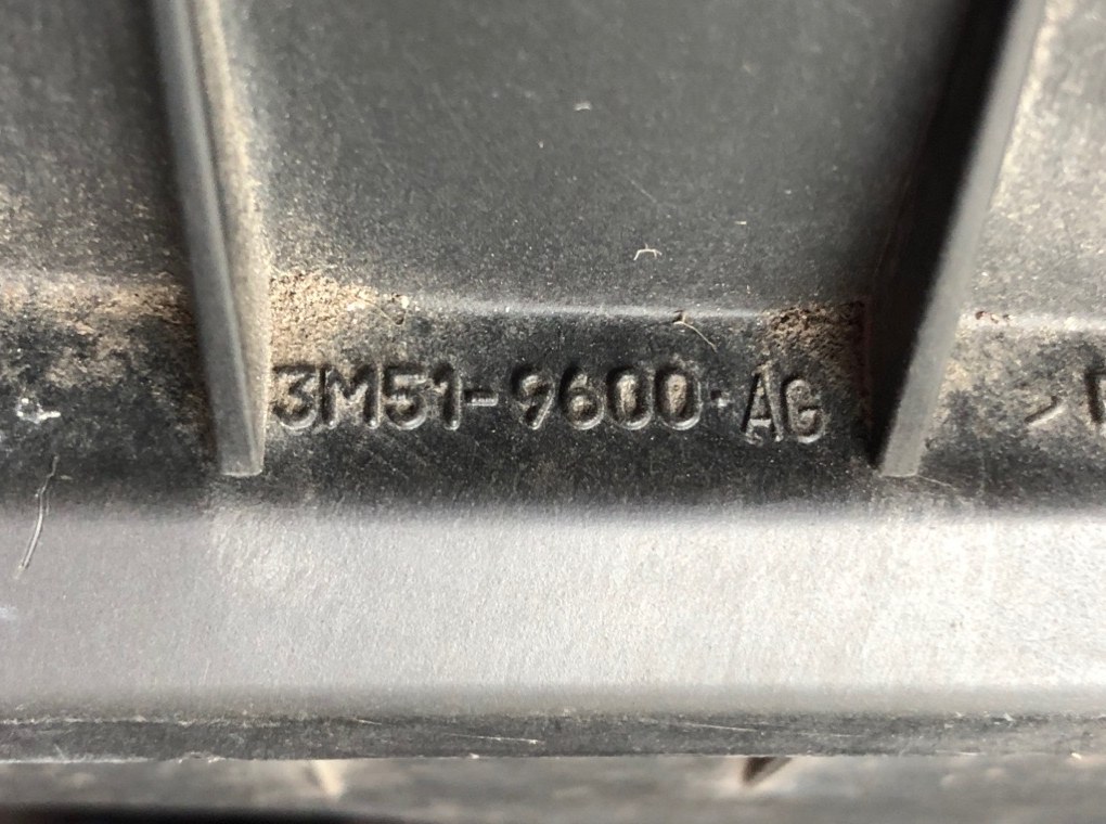 Корпус воздушного фильтра для Volvo V50, 2004 г. 2.0 TD дизель б/у — фото 7