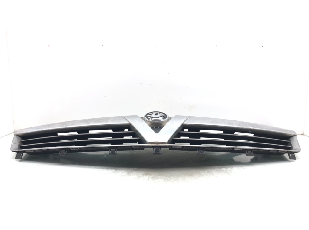 Решетка радиатора для Opel Astra, 2008 г. 1.7 CDTi дизель б/у — фото 2