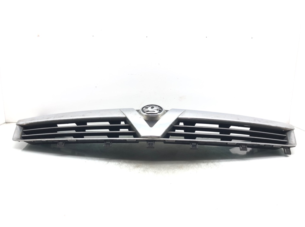 Решетка радиатора для Opel Astra, 2009 г. 1.9 TDCi дизель б/у — фото 2