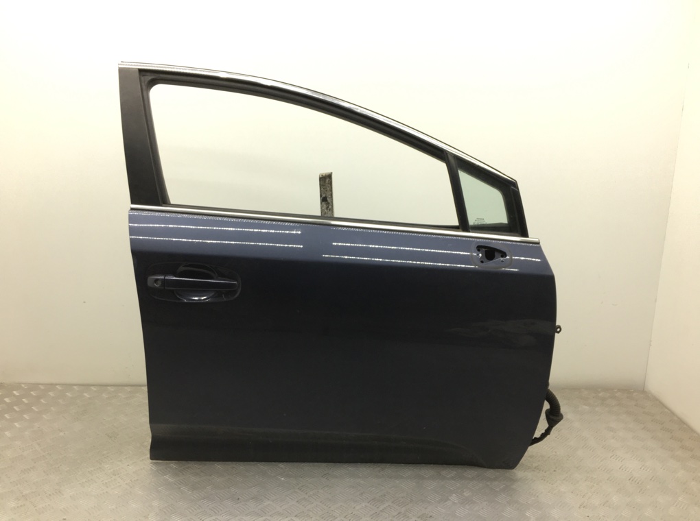 Дверь передняя правая для Toyota Avensis, 2010 г. 1.8 i бензин б/у
