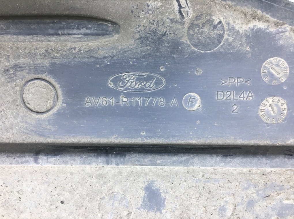 Защита днища для Ford Focus, 2012 г. 1.6 TDCi дизель б/у — фото 5