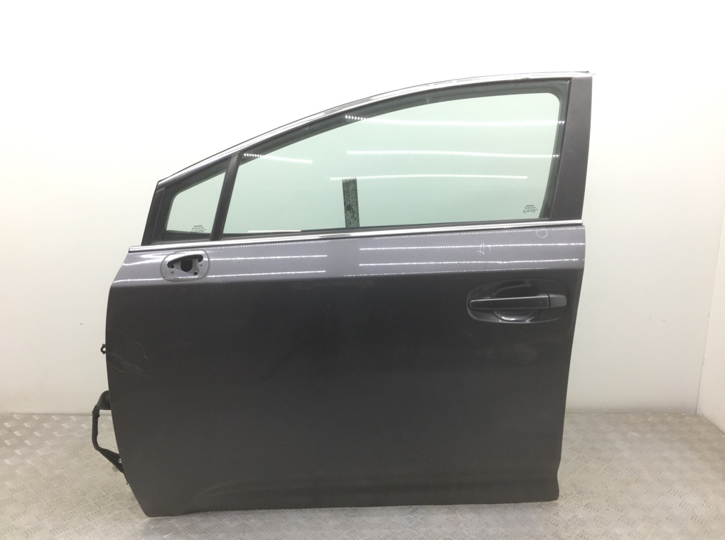 Дверь передняя левая для Toyota Avensis, 2010 г. 1.8 i бензин б/у