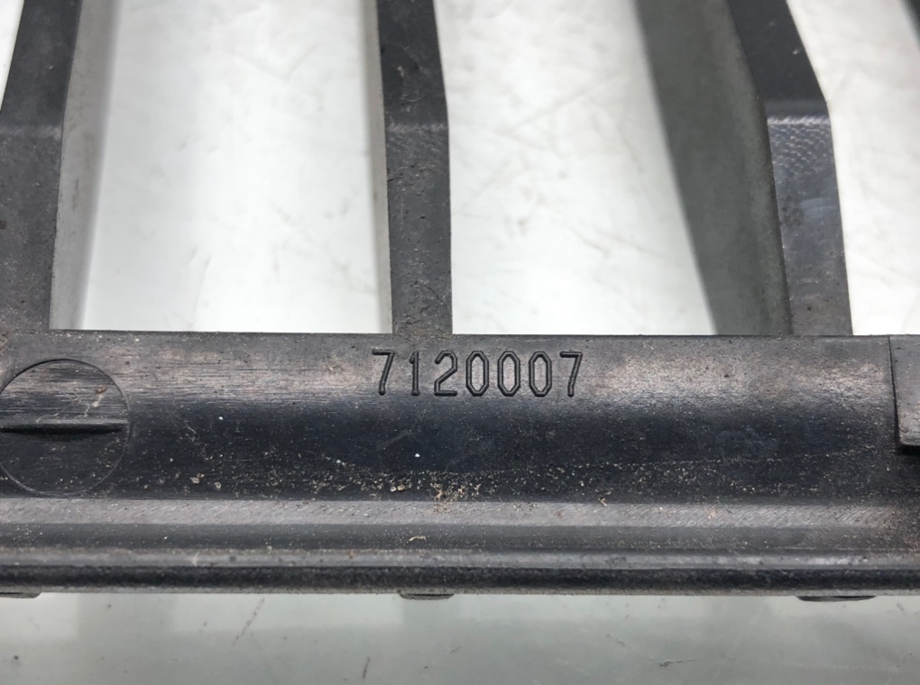 Решетка радиатора для BMW 3 E90/E91/E92/E93, 2008 г. 2.0 б/у — фото 7