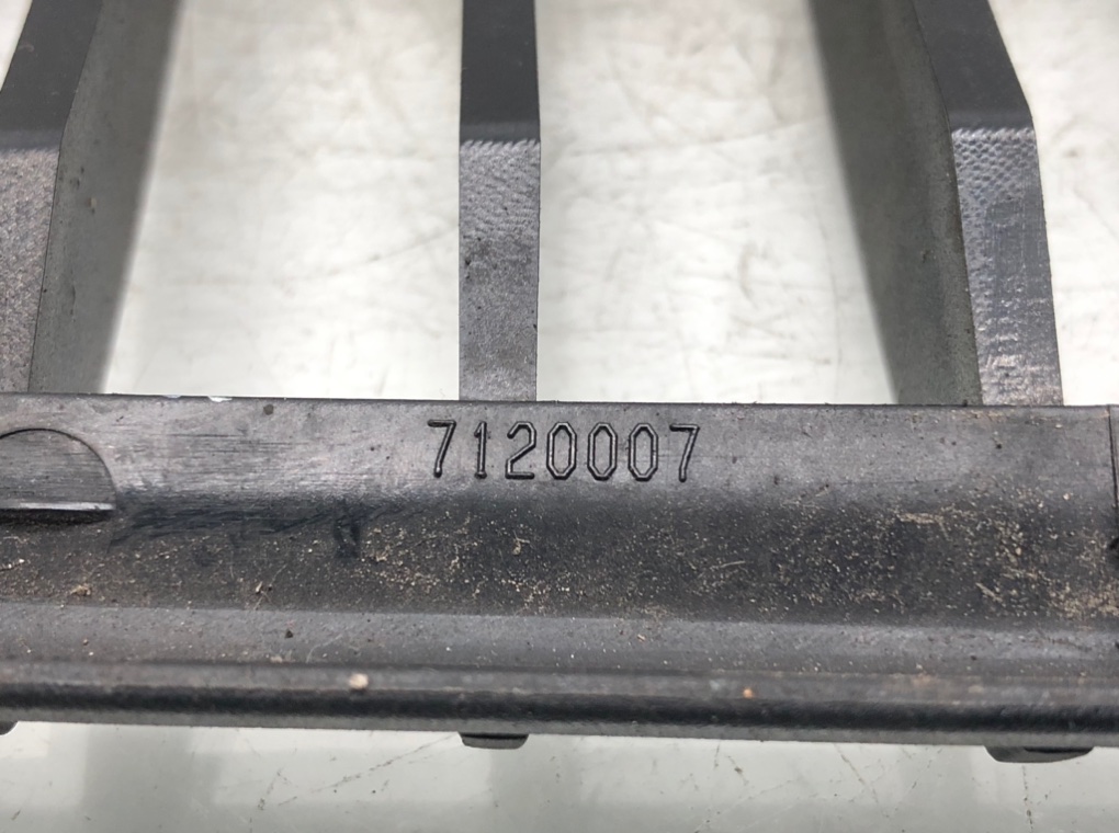 Решетка радиатора для BMW 3 E90/E91/E92/E93, 2006 г. 2.0 i бензин б/у — фото 7