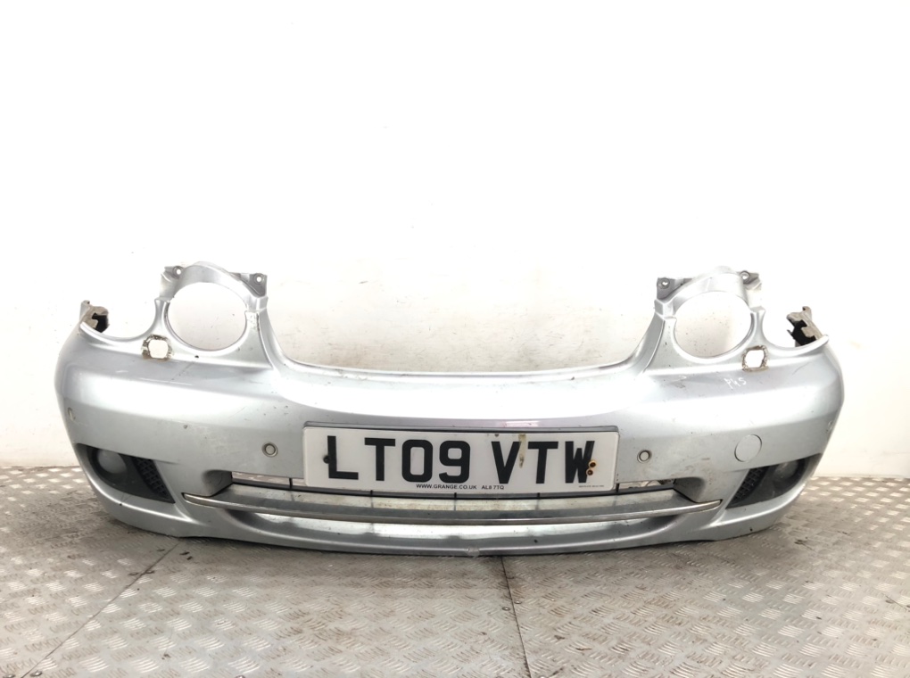 Бампер передний для Jaguar X-Type, 2009 г. 2.0 TDCi дизель б/у