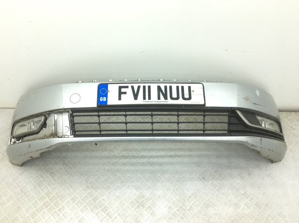 Бампер передний для Volkswagen Passat, 2011 г. 1.6 TDi дизель б/у