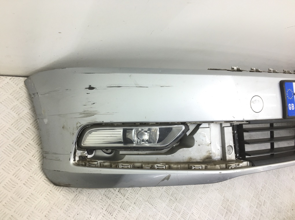Бампер передний для Volkswagen Passat, 2011 г. 1.6 TDi дизель б/у — фото 3