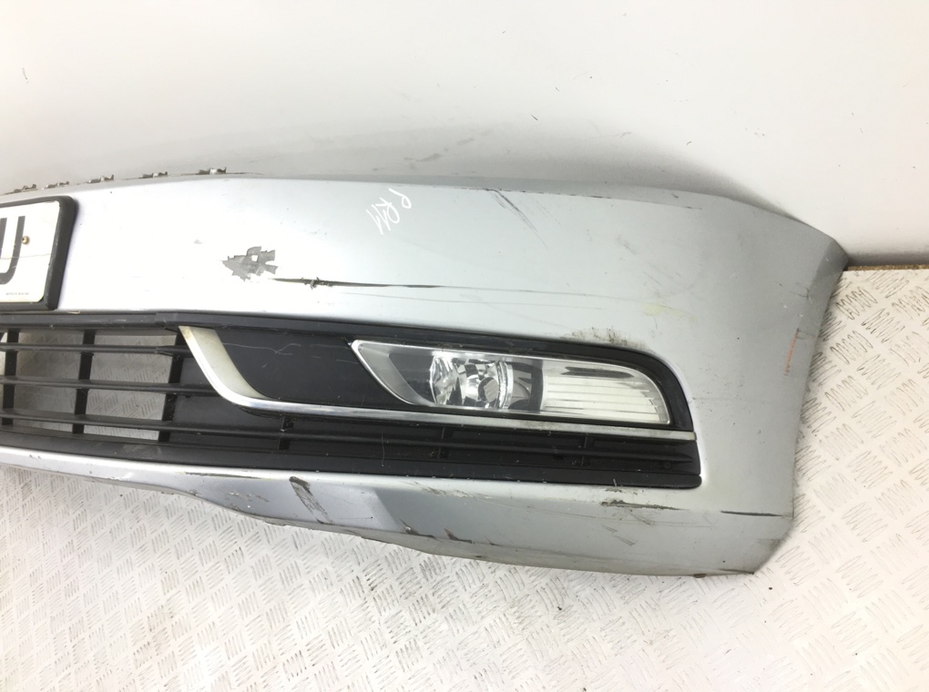 Бампер передний для Volkswagen Passat, 2011 г. 1.6 TDi дизель б/у — фото 4