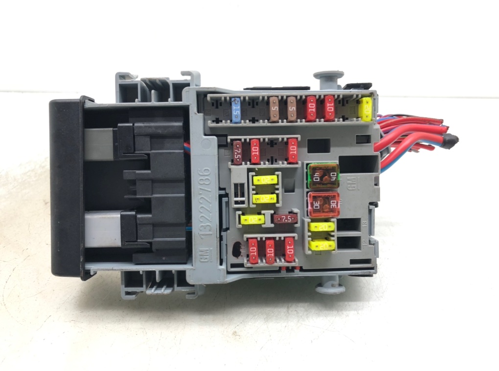 Блок предохранителей для Opel Astra, 2013 г. 1.7 CDTi дизель б/у