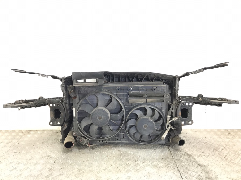 Панель передняя (телевизор) для Volkswagen Golf, 2009 г. 1.6 TDi дизель б/у — фото 5