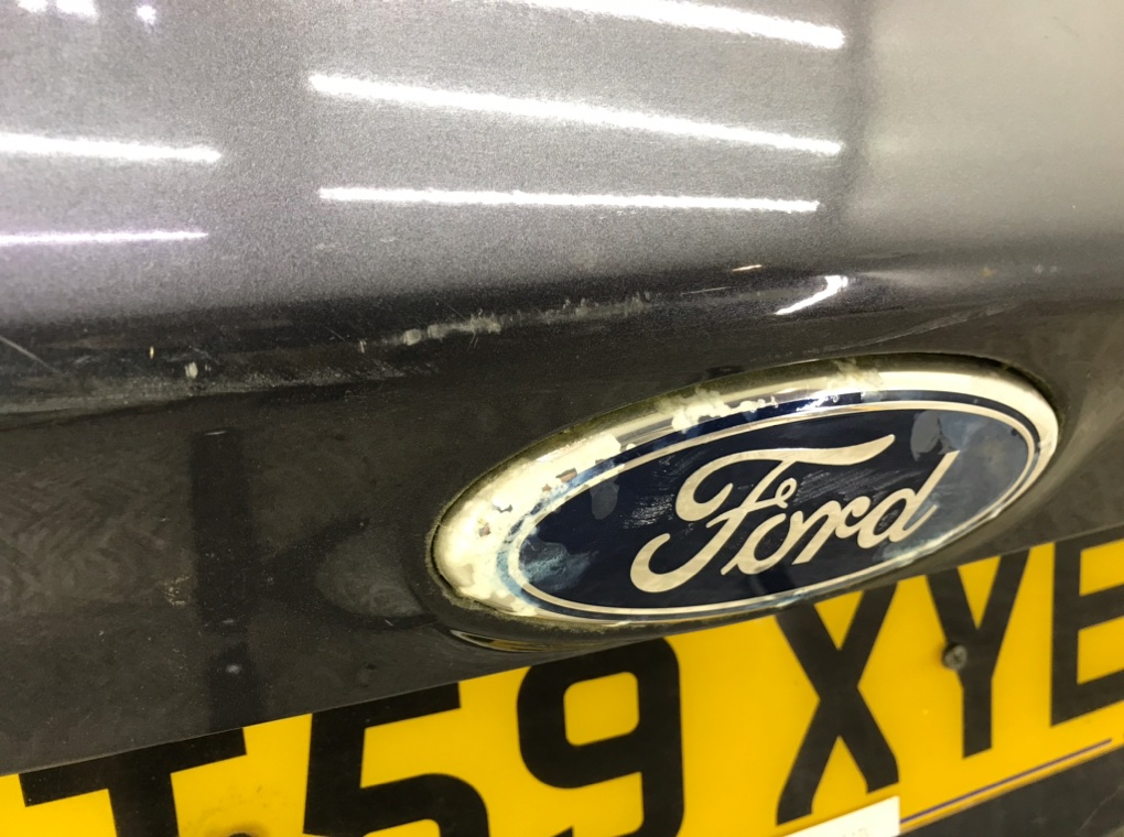 Крышка багажника для Ford Kuga, 2010 г. 2.0 TDCi дизель б/у — фото 9
