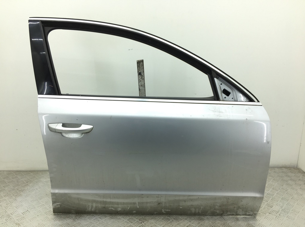 Дверь передняя правая для Skoda Superb, 2010 г. 2.0 TDi дизель б/у