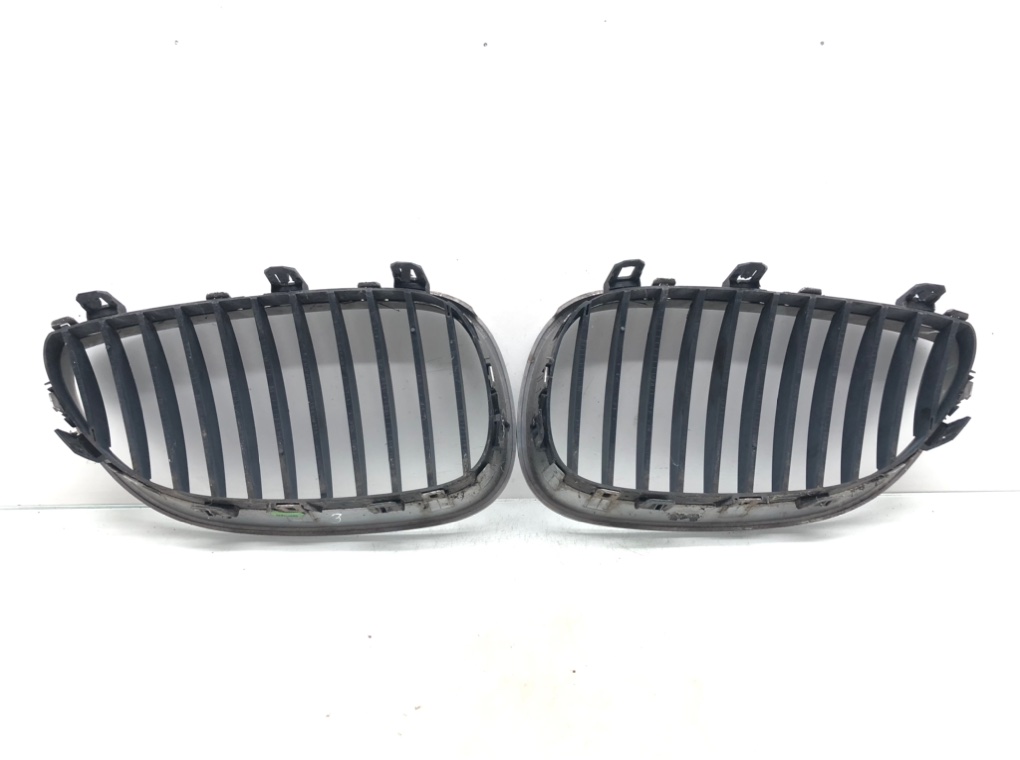 Решетка радиатора для BMW 5 E60/E61, 2005 г. 3.0 i бензин б/у — фото 2